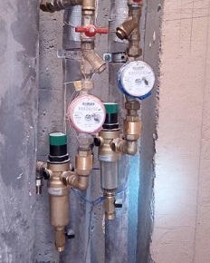 редуктор тиску