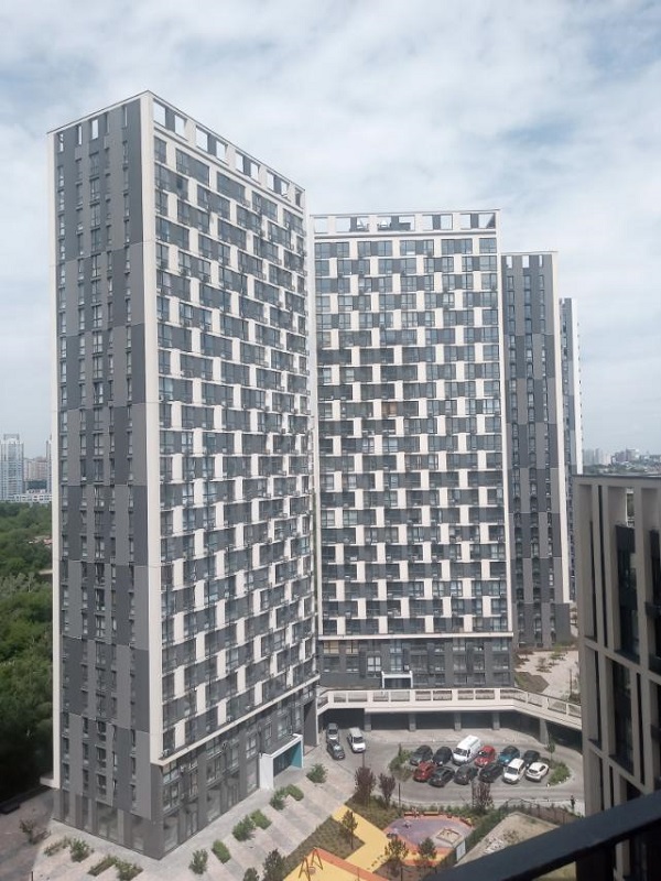 будинок у Дарницькому районі