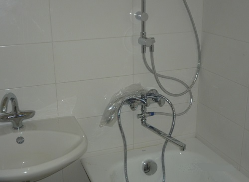 Смеситель ванной с душевой стойкой