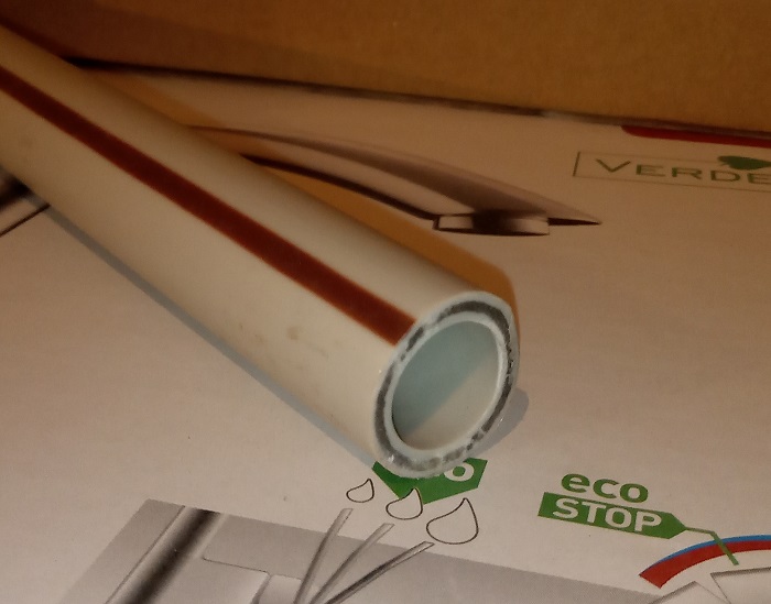 Пластиковая  труба с усилением базальтом