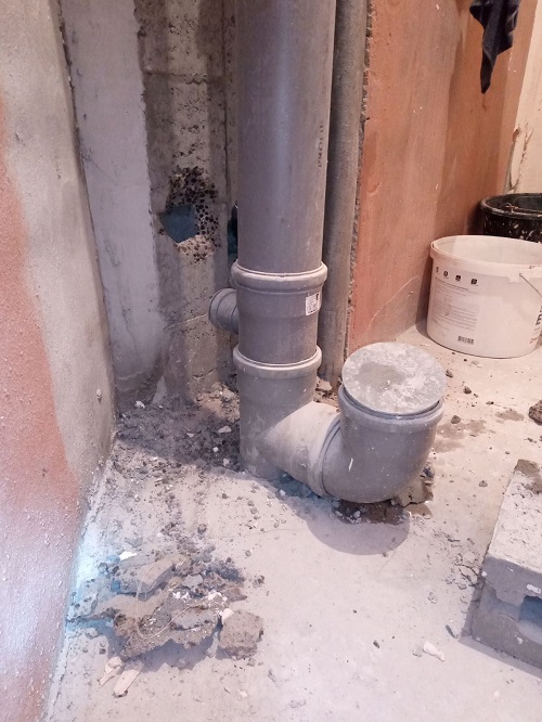 Стояк канализации в квартире из пластиковой трубы