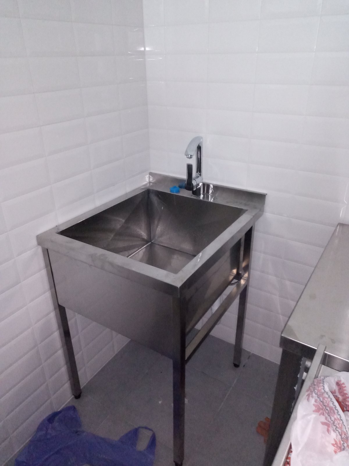 Мойка из нержавейки для кафе и ресторанов