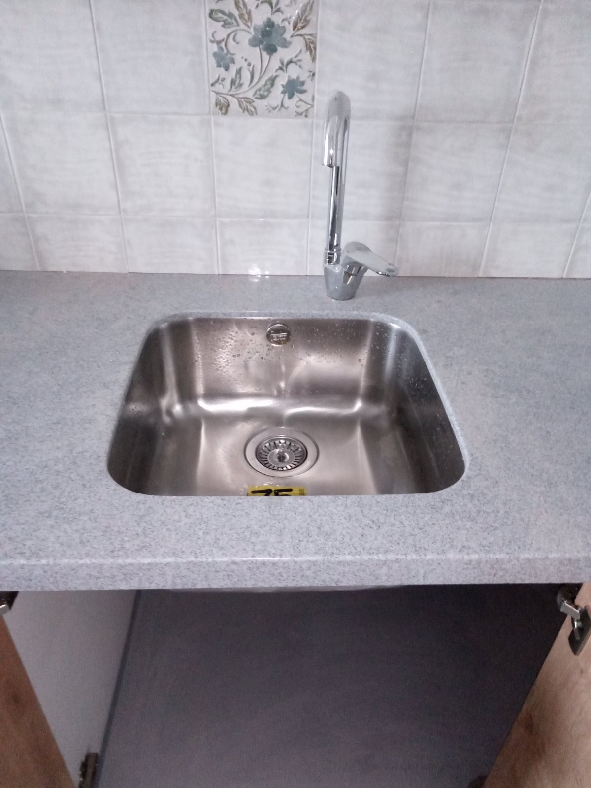 Мойка для кухни со смесителем