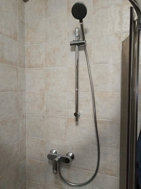 Смеситель для душа с душевой стойкой