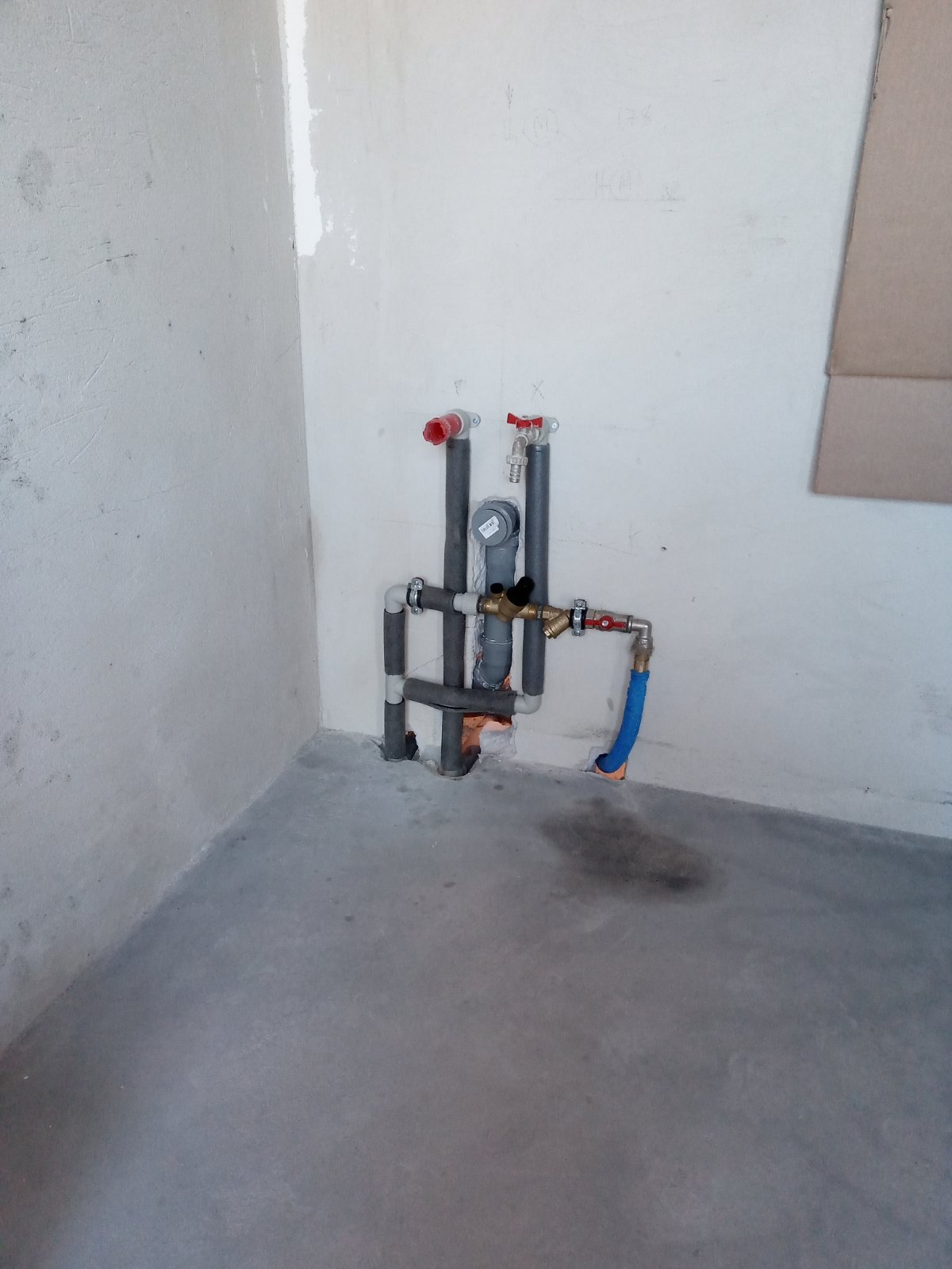 Выводы воды и канализации для мойки